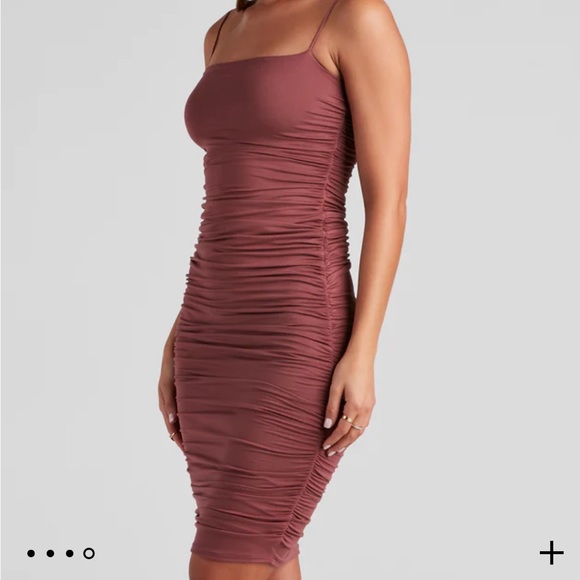 NWT Windsor Level Up Ruched Knit Midi Dress in Mauve - Picture 4 of 7